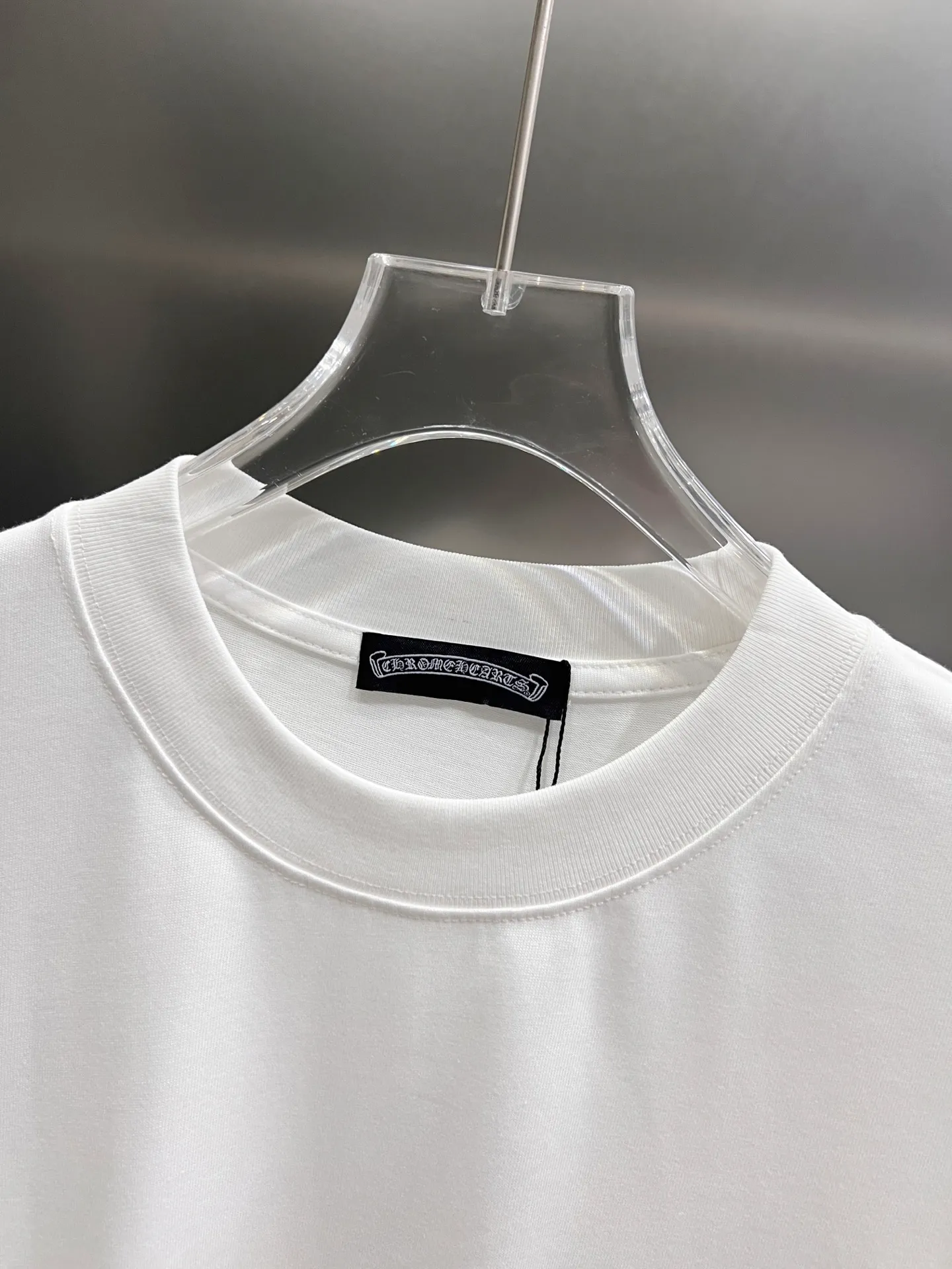 🅿️190 CH Crow 2025 Autumn and Winter New Short-sleeved T-shirt Cross leather craft Customized hardware metal + Middle Eastern Australian diamond design craft The real thing is great🔥Same style for men and women, loose version Size S M L XL XXL Five sizes black white